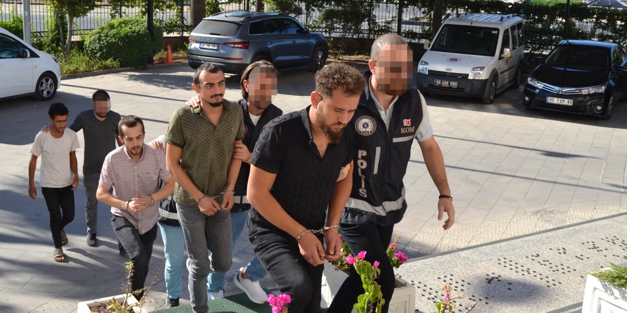 Telefon dolandırıcılığı yaptıkları iddia edilen 4 zanlı tutuklandı