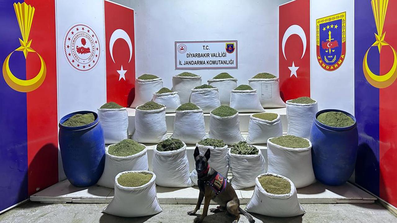 Narkoterör operasyonu: Tonlarca uyuşturucu ele geçirildi