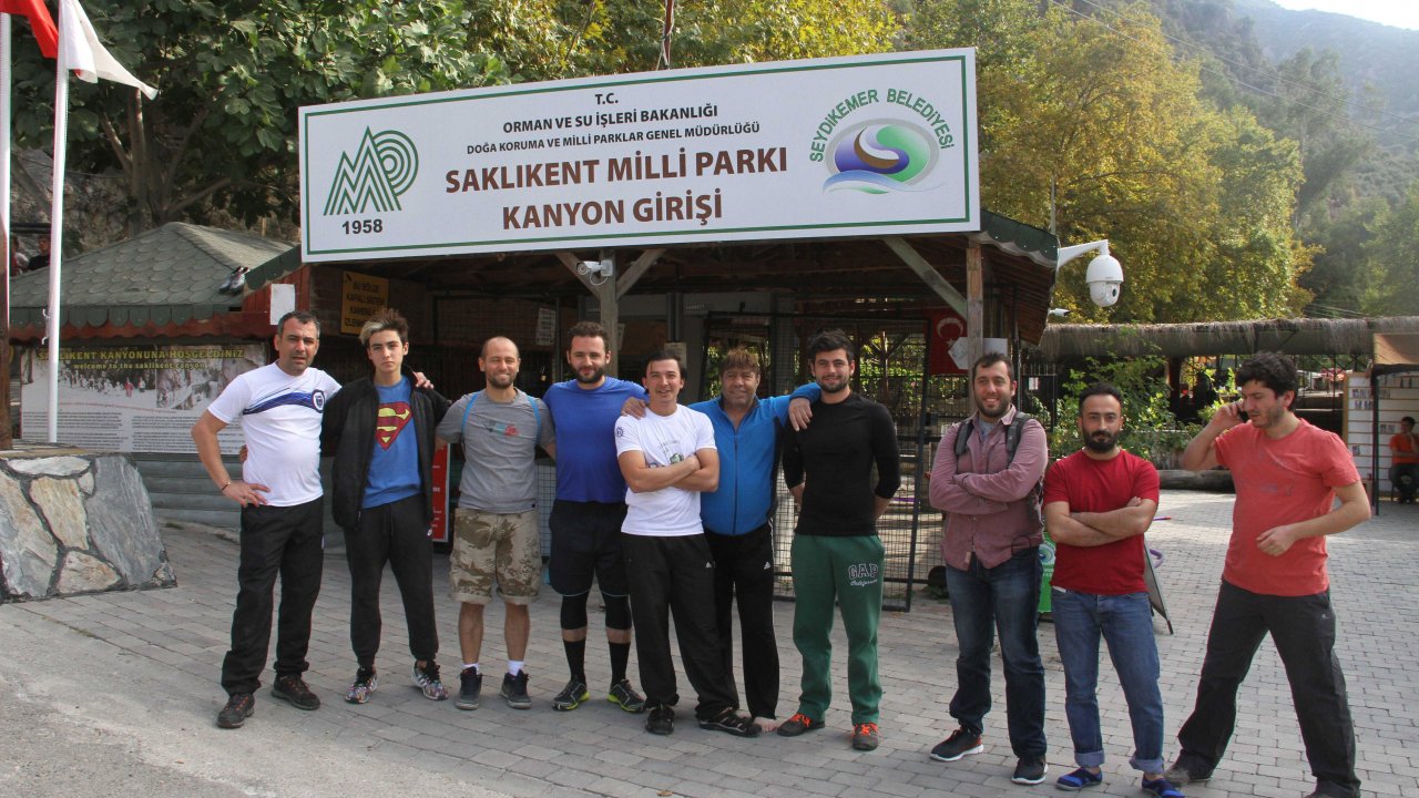 5 saat aranan 11 dağcı kanyondan kendi imkanlarıyla çıktı