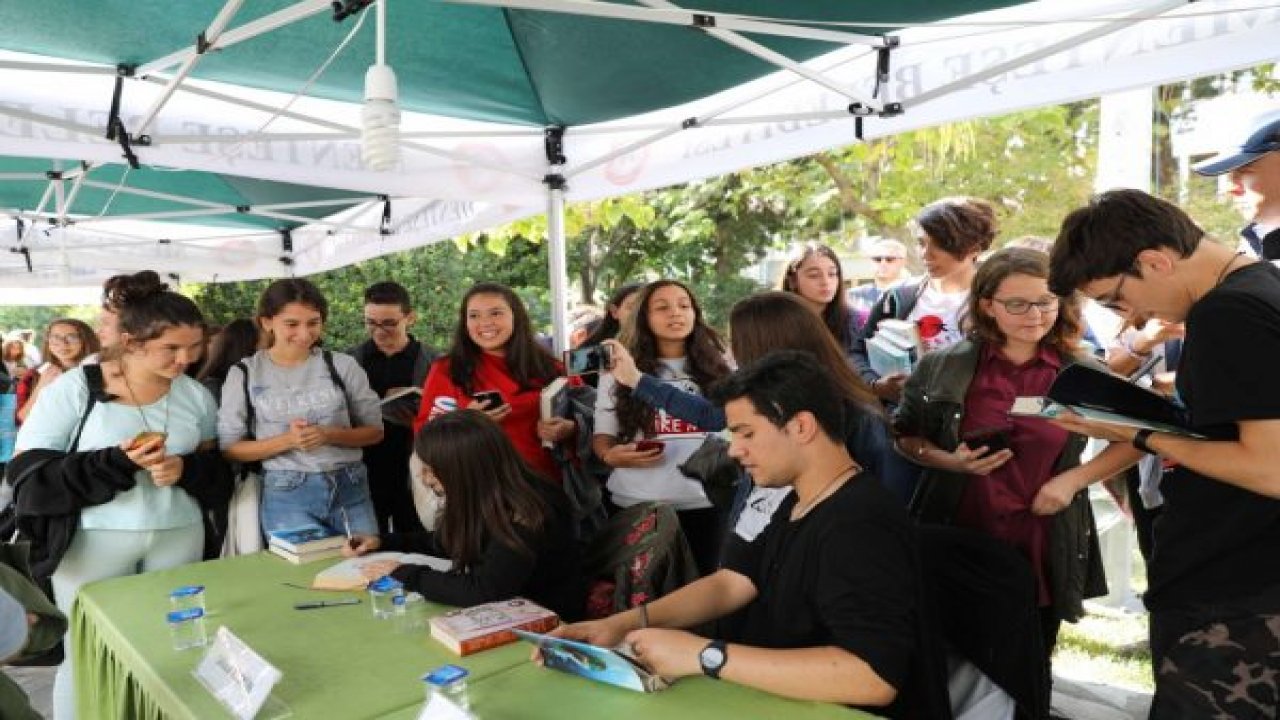 Wattpad Yazarları Hayranlarıyla Buluştu