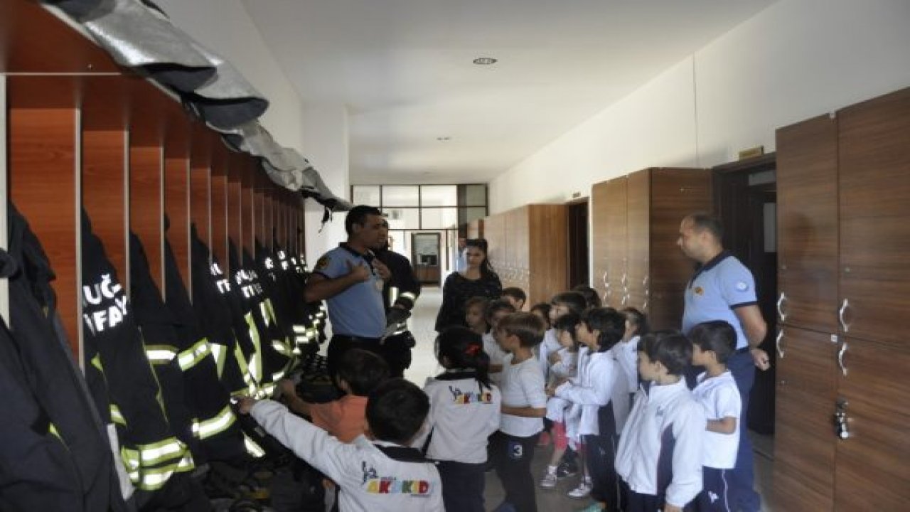 Minikler İtfaiyeyi Ziyaret Etti