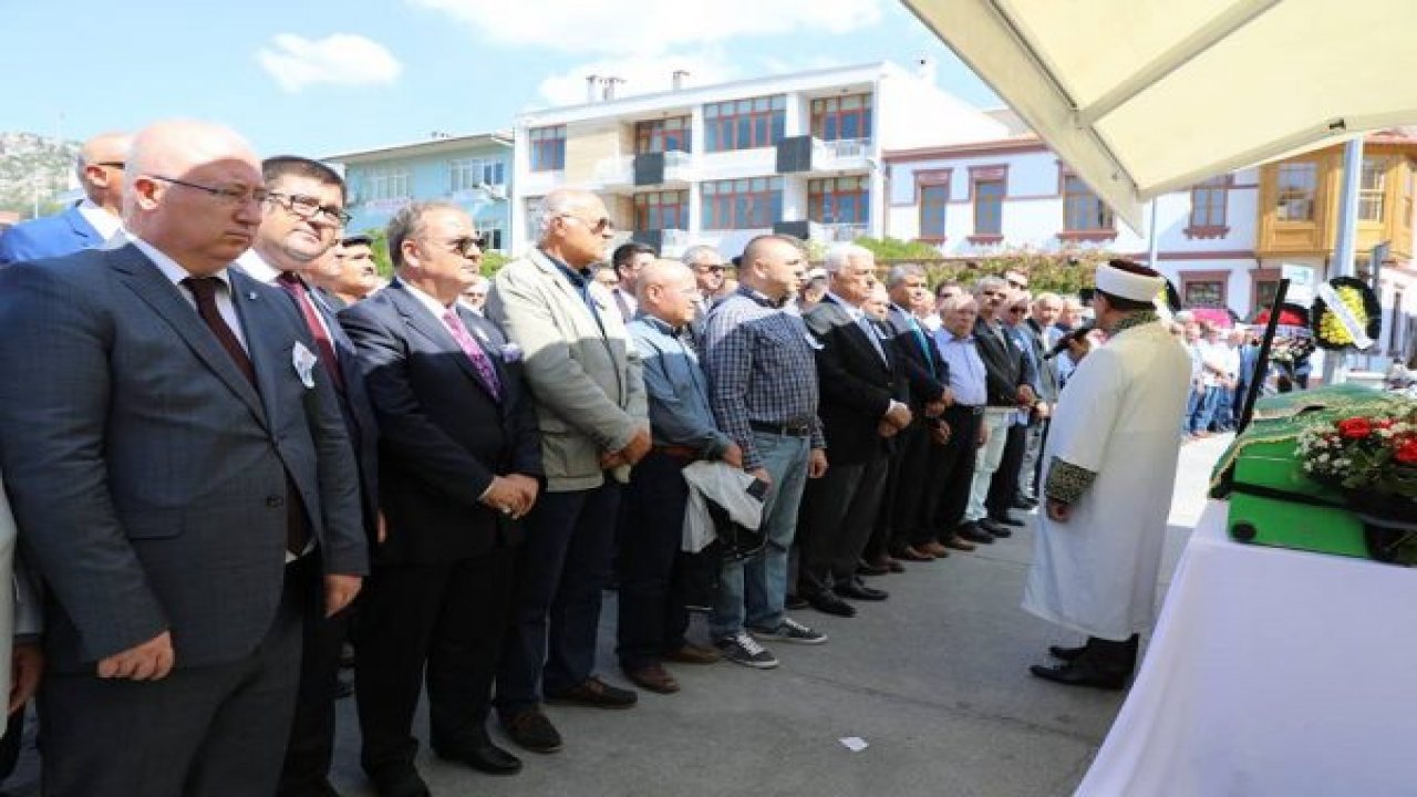 Türkeş son yolculuğuna uğurlandı