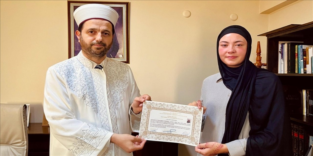 Alman Lina Boettcher, ziyaret için geldiği Bartın'da İslamiyet'i seçt