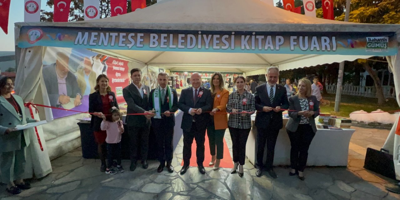 MENTEŞE'DE YEREL YAZARLAR OKUYUCULARIYLA BULUŞTU