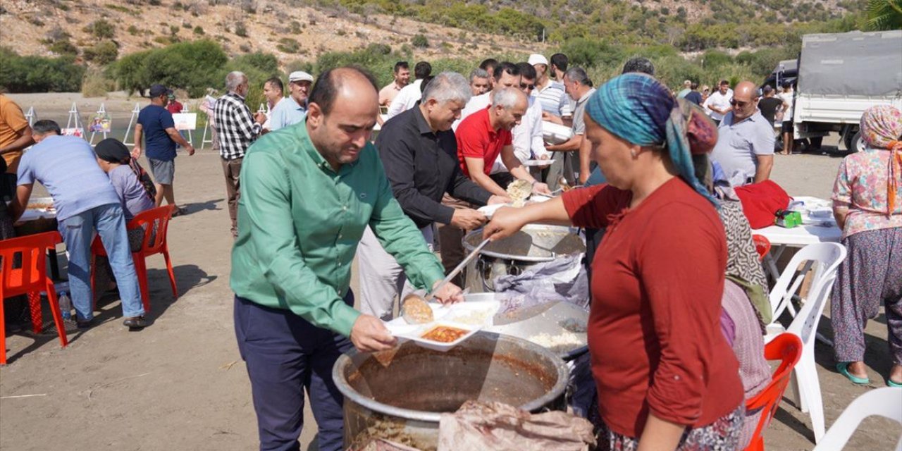 SEYDİKEMER’DE İMECE USULÜ ŞÜKÜR YEMEĞİ’NİN 21’İNCİSİ DÜZENLENDİ