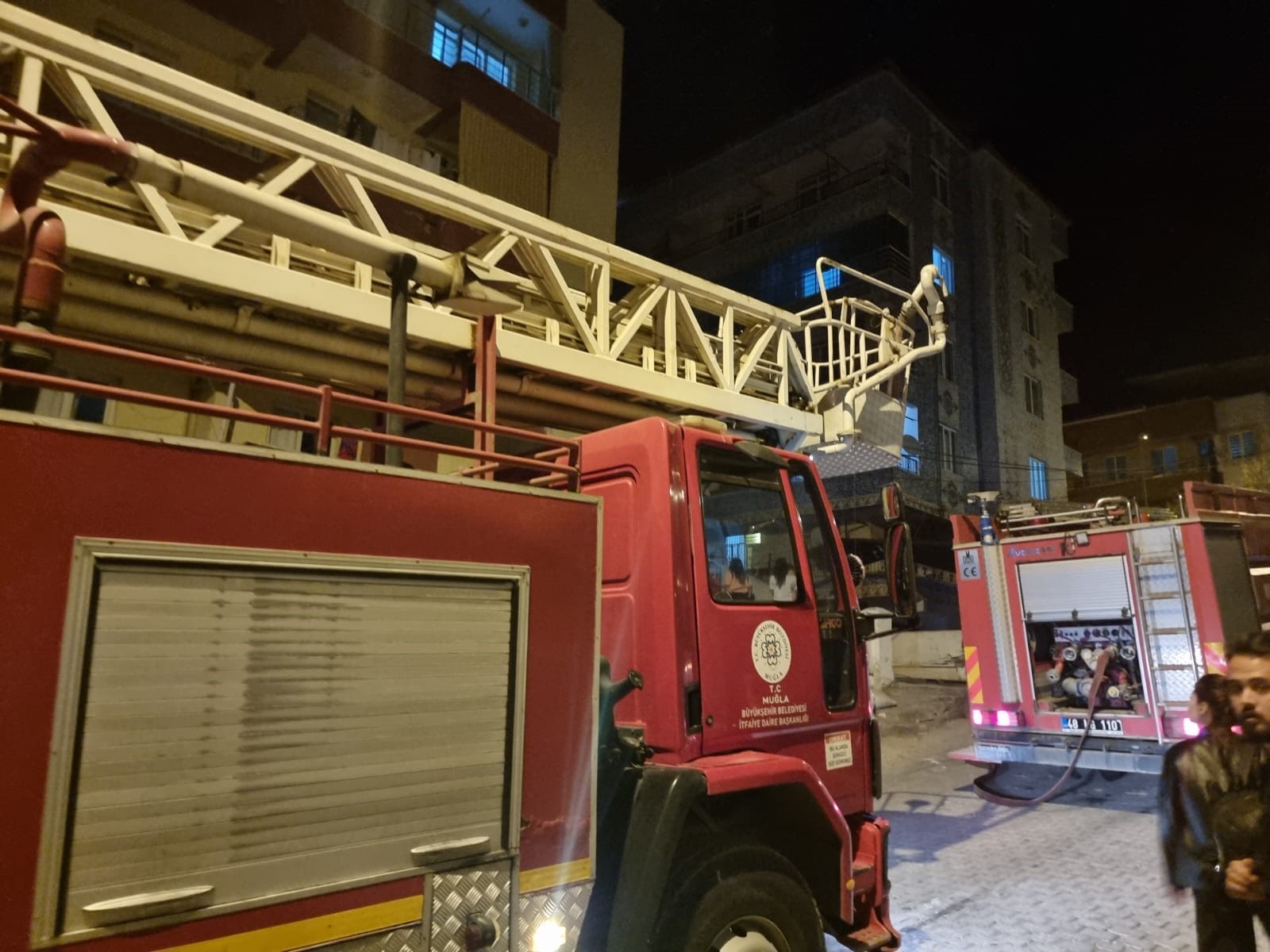 MİLAS'TA EVDE ÇIKAN YANGIN KORKUTTU