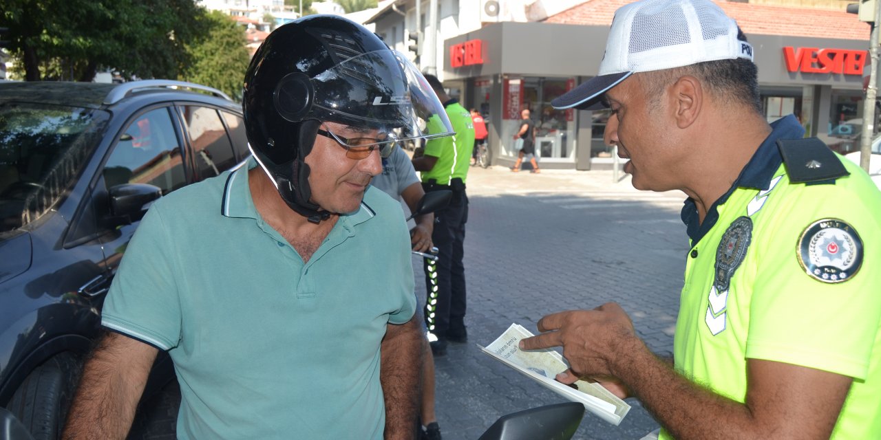 Fethiye’de kurallara uymayan motosiklet sürücülerine ceza uygulandı