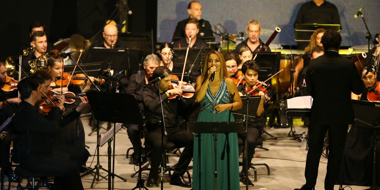 Opus Müzik Festivali, Türk Yıldızları Senfoni Orkestrası "dayanışma konseri"yle sona erdi