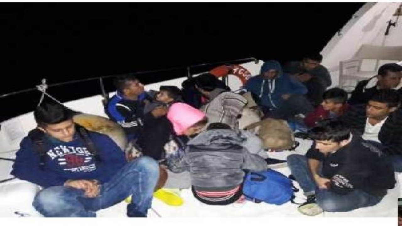 Sürat teknesindeki 18 kaçak yakalandı