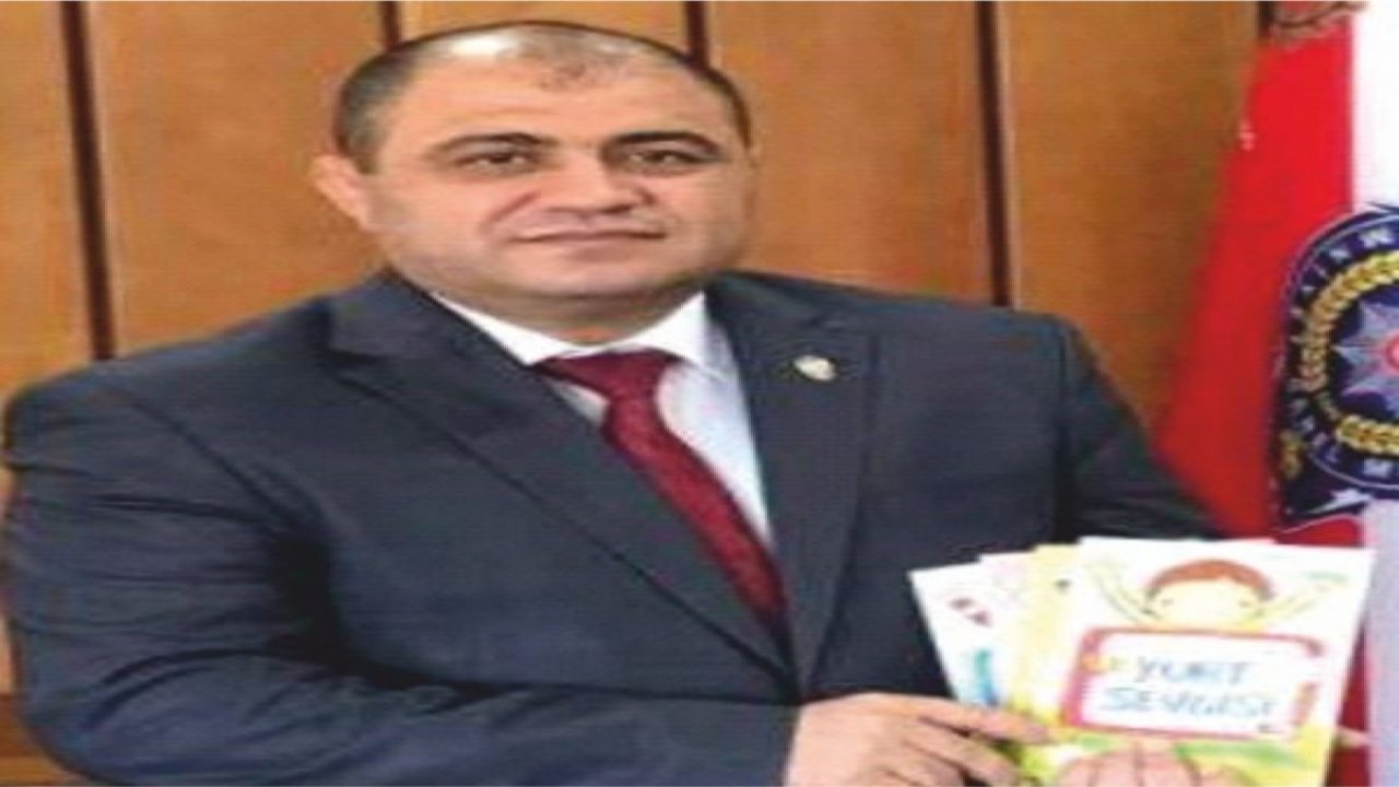 Emniyet Müdürü Kitap Hediye Etti