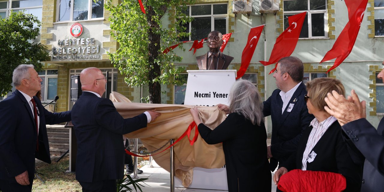 BAYIR’DA NECMİ YENER’İN BÜSTÜ TÖRENLE AÇILDI