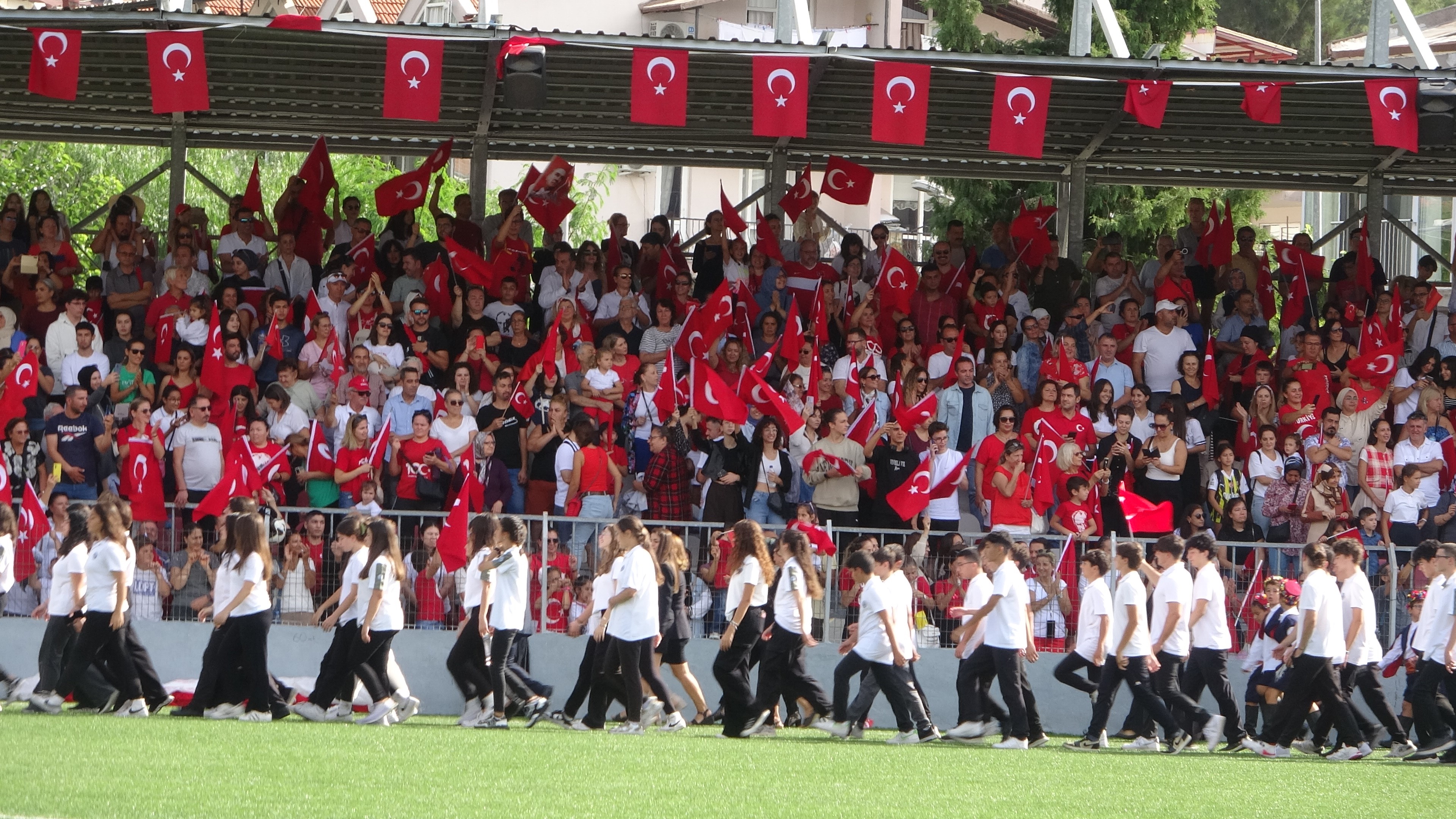 Marmaris’te Cumhuriyet’in 100. yıl coşkusu