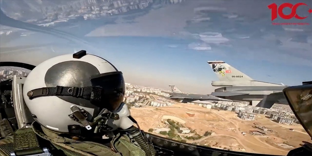 MSB, 29 EKİM CUMHURİYET BAYRAMI KAPSAMINDA DÜZENLENEN HAVA GÖSTERİLERİNİ PAYLAŞTI