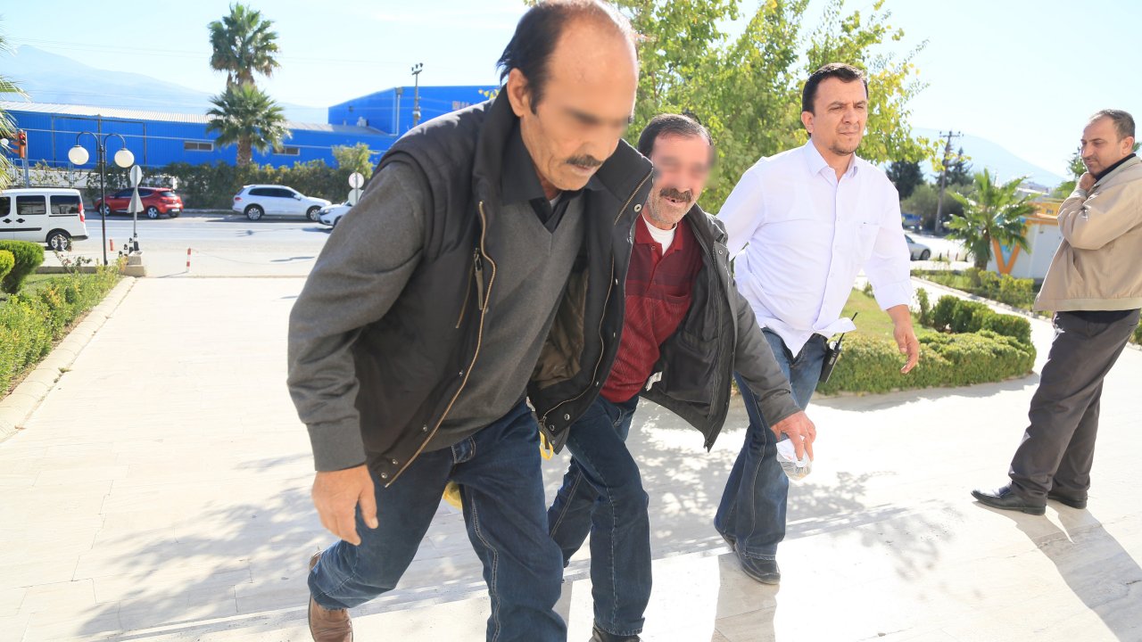 Türk filmlerindeki gibi kurbanları dolandırıyorlarmış