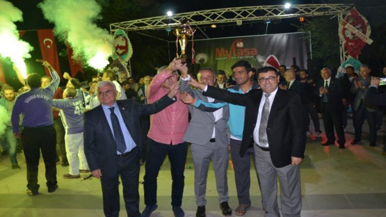 Yeni Milasspor’da şampiyonluk sevinci