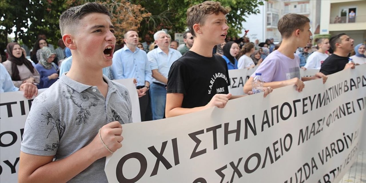 Batı Trakyalı Türklerin, azınlık okulundaki "dönüşümlü eğitim protestosu" devam ediyor
