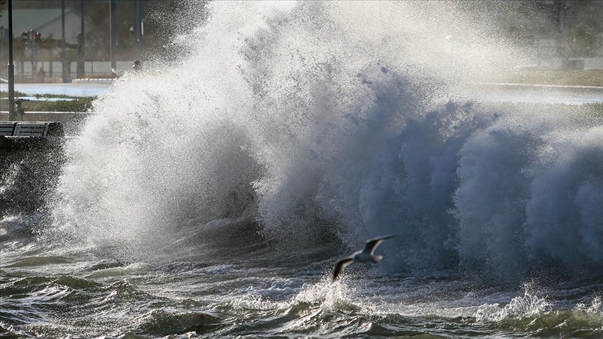 METEOROLOJİDEN EGE'YE FIRTINA UYARSI