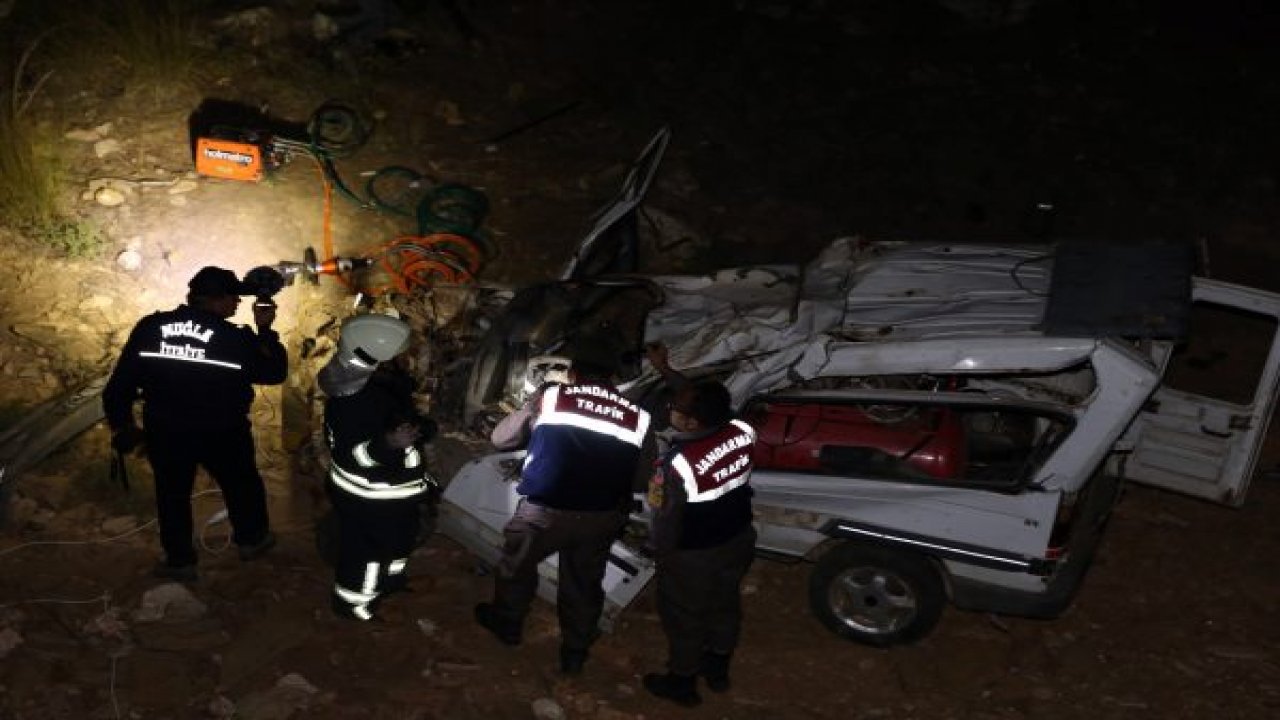 Ehliyetsiz sürücü kaza yaptı: 2 ölü, 2 yaralı