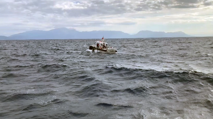 Fethiye'de iki lastik bottaki 66 kişi kurtarıldı