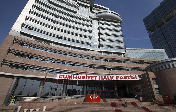 CHP’de “kapalı grup toplantısı” ertelendi