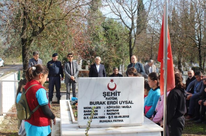 Köyceğiz’de eğitimci şehit yakınları unutulmadı