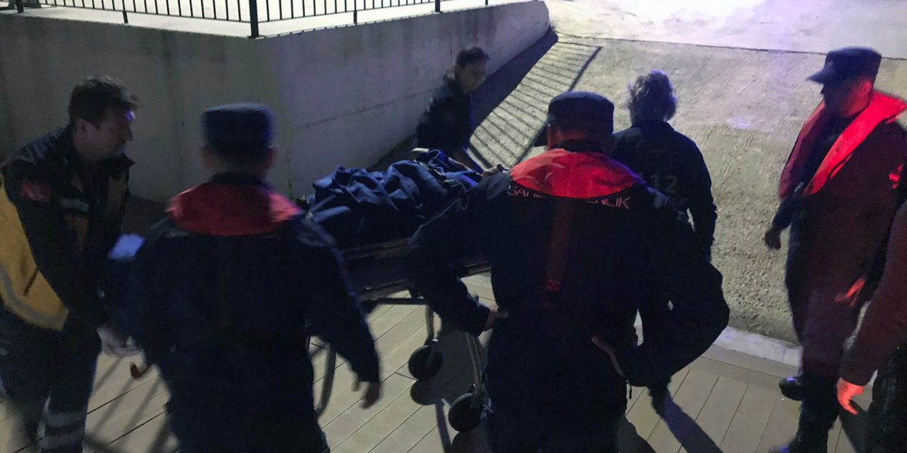 Gezi teknesinde yaralanan vatandaş için tıbbi tahliye