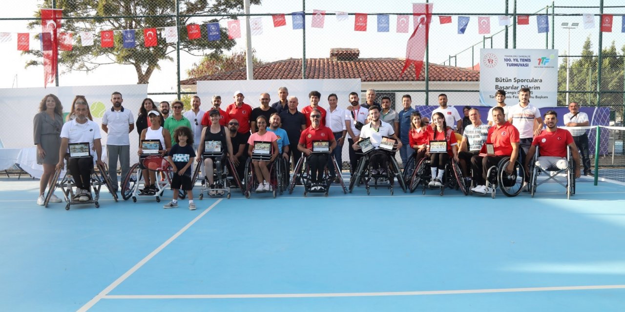 Bodrum'da Tekerlekli Sandalye 100. Yıl Tenis Turnuvası ödül töreni ile son buldu