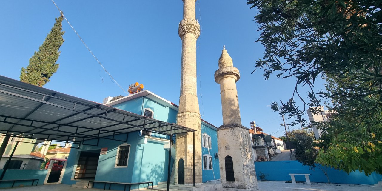 Çomakdağ’ın tarihi minaresi ilgi çekiyor