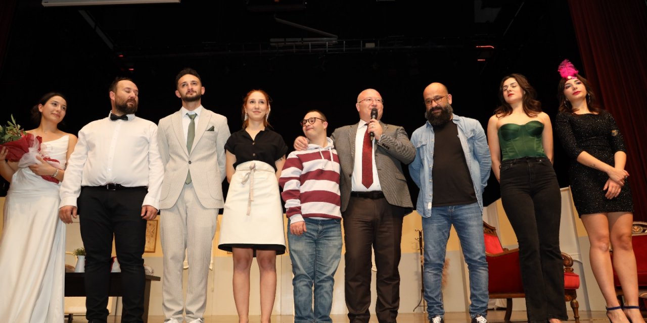 MENTEŞE BELEDİYE TİYATROSU OYUNLARINI 29 BİN KİŞİ İZLEDİ