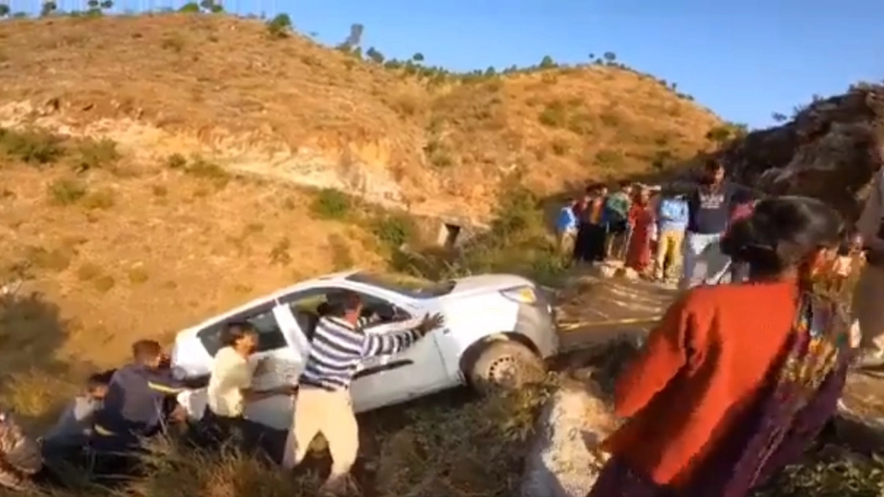 Aracı kurtarmak isterken pert ettiler