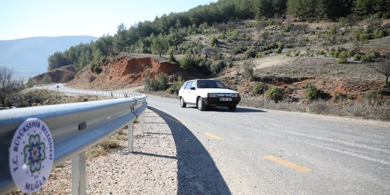 Muğla’da güvenli yollar için 162 Km otokorkuluk çalışması