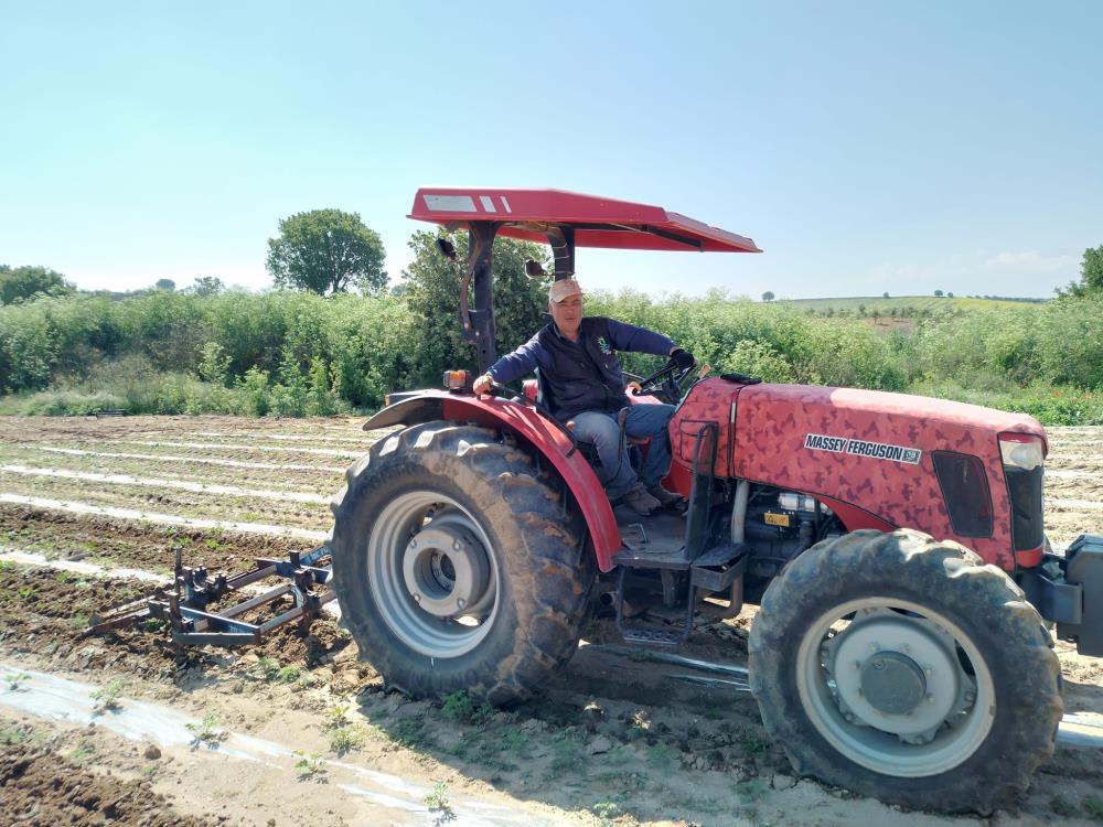 Sır cinayet! Traktörün yanında vurulmuş halde bulundu