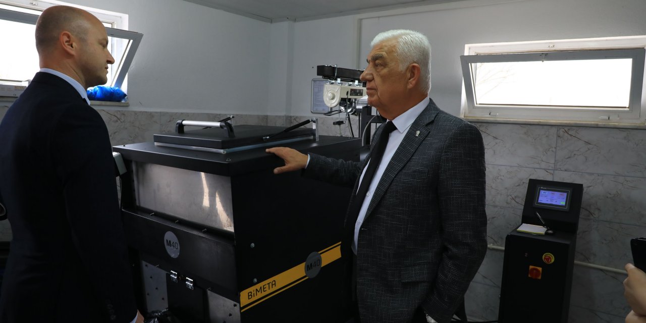 Muğla’da can dostlar için mama üretiyor