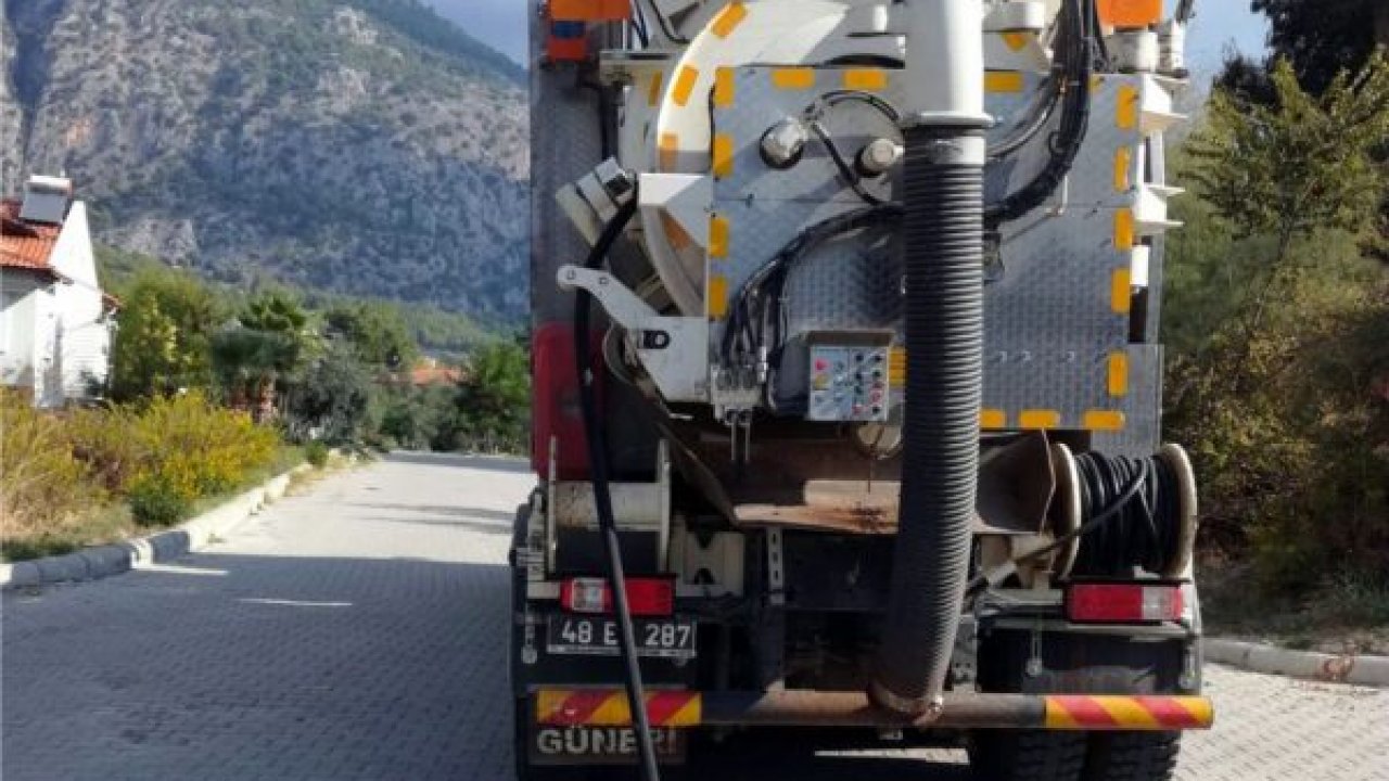 Göcek kanalizasyon hatları temizleniyor