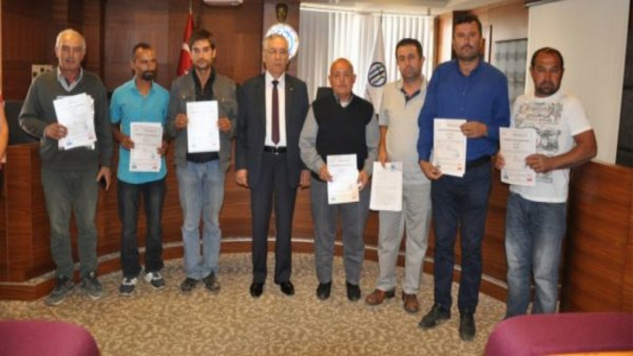 Ustalar belgelerini aldılar