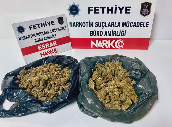 Kargo paketini açan ekipler şoke oldu!