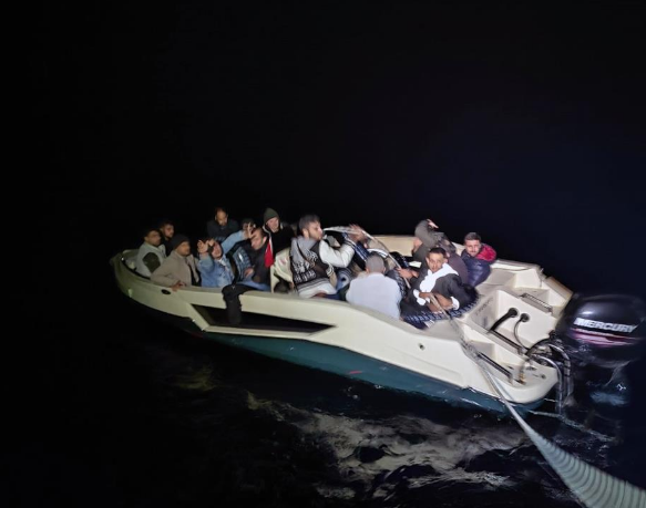 Marmaris'te 18 düzensiz göçmen kurtarıldı