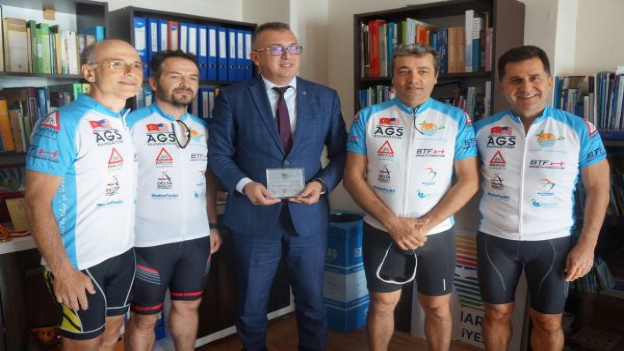 Köy Çocukları İçin Pedallıyorlar