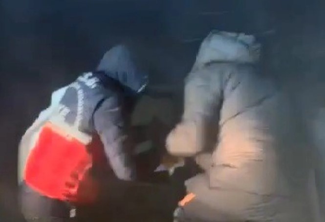 Donmak üzere olan 1'i kadın 3 kişi kurtarıldı