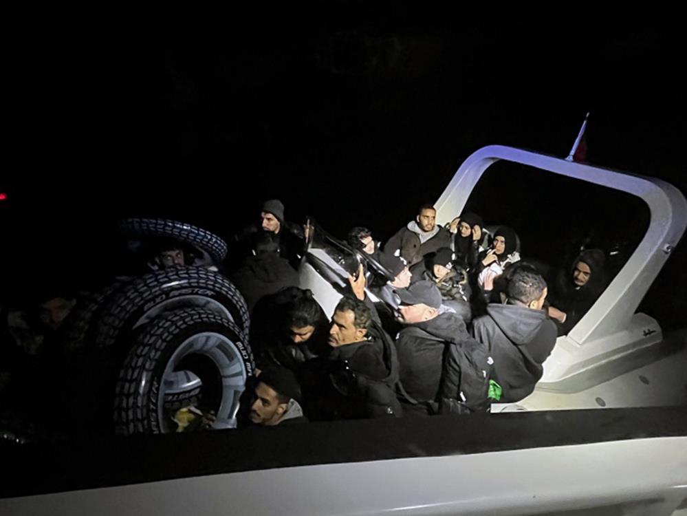 Datça'da 21 düzensiz göçmen kurtarıldı