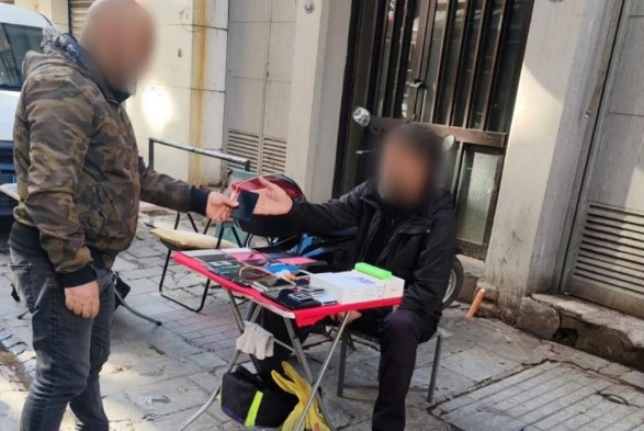 Polis kılık değiştirdi, suç üstü yakaladı