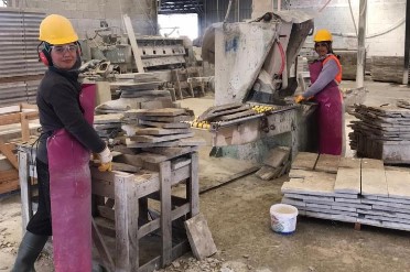 Muğlalı Kadınlar Mermerden Ekmek Çıkarıyor