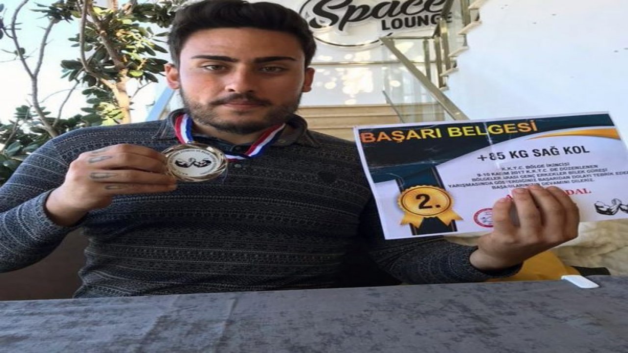 Çelik Bilek, Kıbrıs’tan Gümüş madalyayla döndü