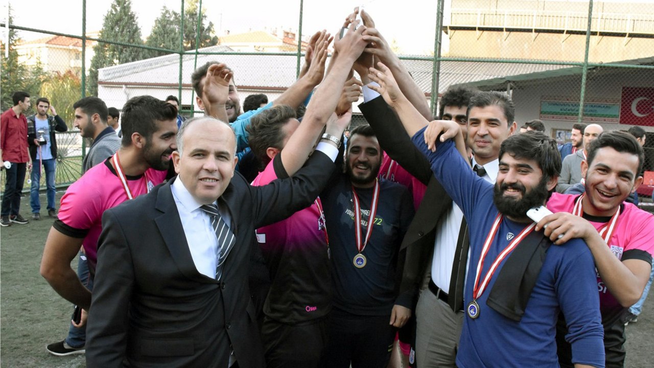 KYK Cumhuriyet Turnuvası kupaları sahiplerini buldu