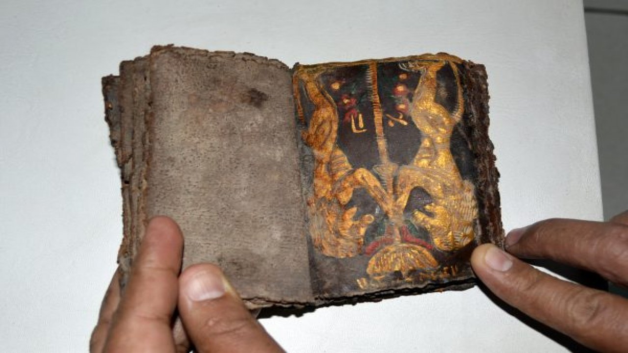 700 yıllık Tevrat ele geçirildi