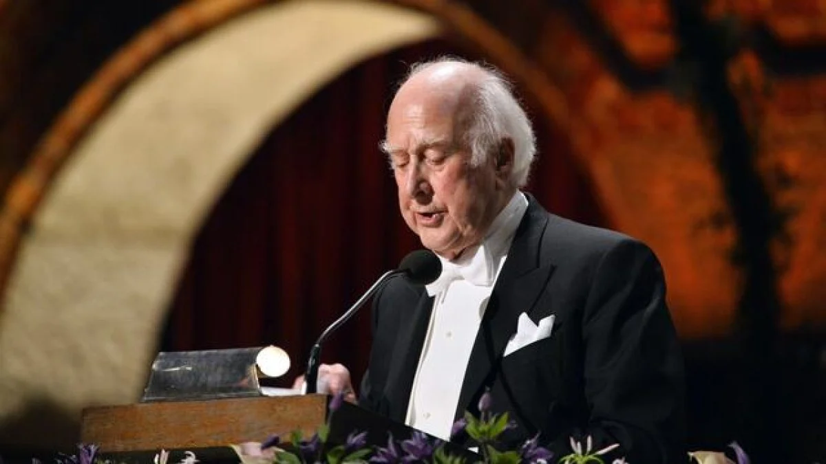 Nobel ödüllü fizikçi Peter Higgs hayatını kaybetti