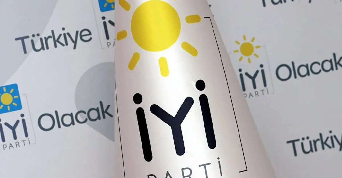 İYİ Parti'de 2 istifa!