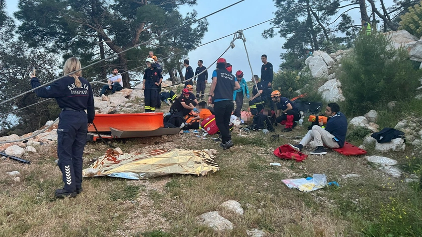 Teleferik kabini düştü! 1 kişi öldü, çok sayıda yaralı var