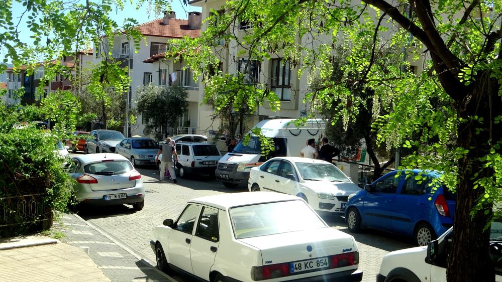 Menteşe'de emekli polis memuru ziyarete gittiği evde ölü bulundu