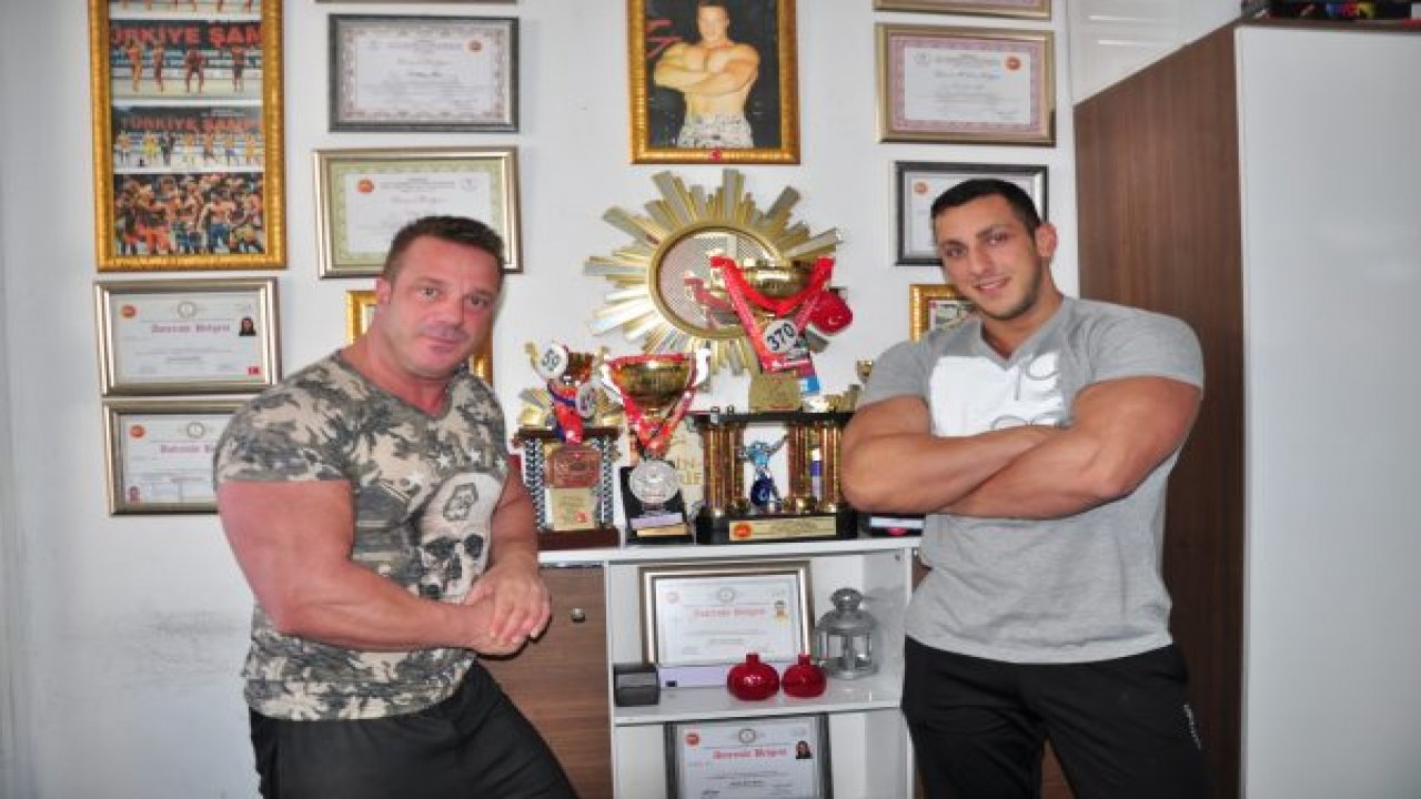 Türkiye şampiyonunun oğlu dünya 8.'si oldu